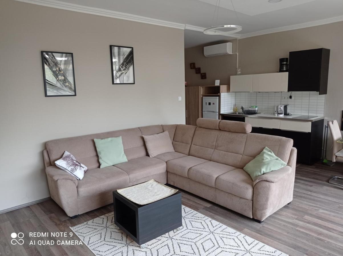 Lux Apartman Balatonfured Luaran gambar