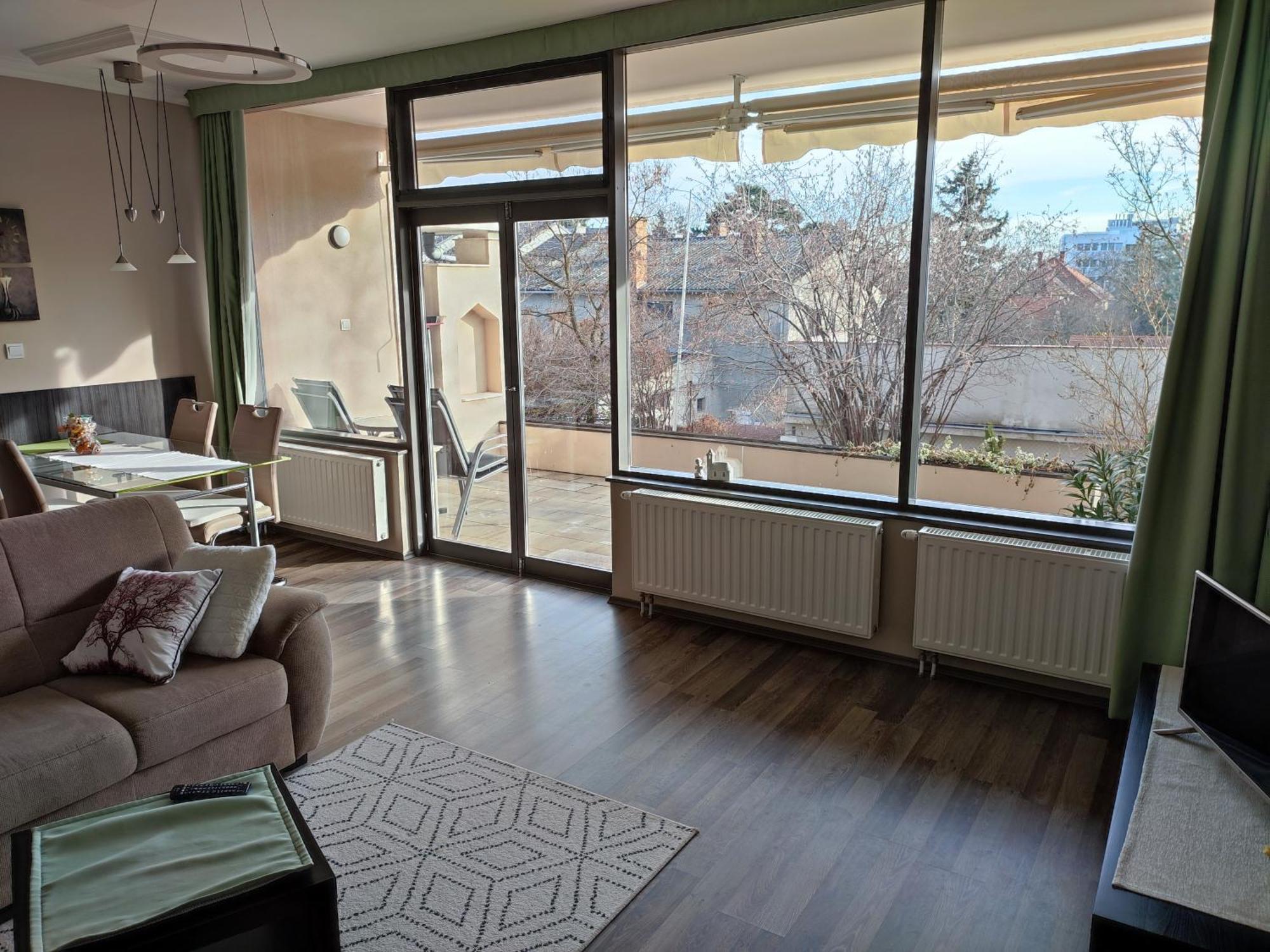Lux Apartman Balatonfured Luaran gambar