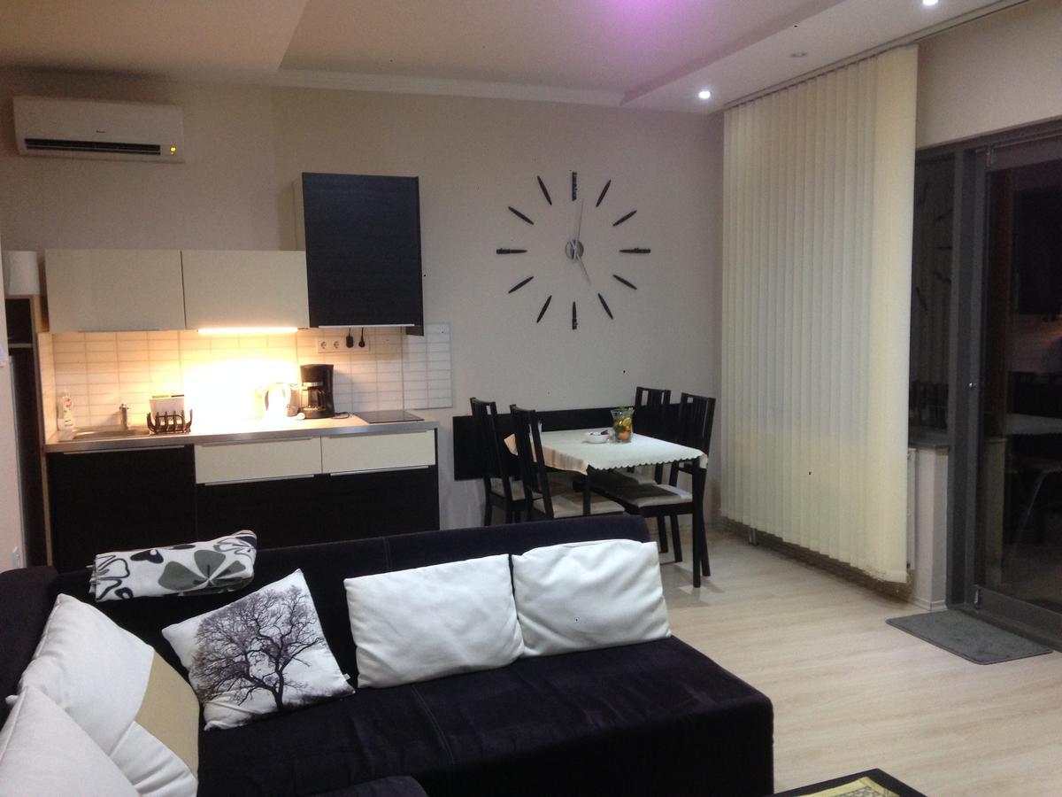 Lux Apartman Balatonfured Luaran gambar